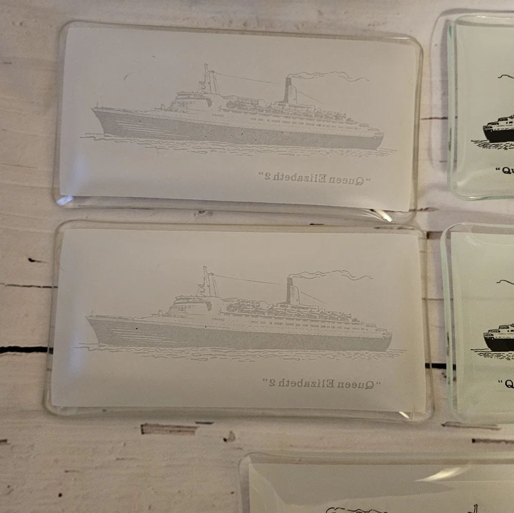 Vintage Set of Five Queen Elizabeth 2 Ship Small Plates - Picture 8 of 10